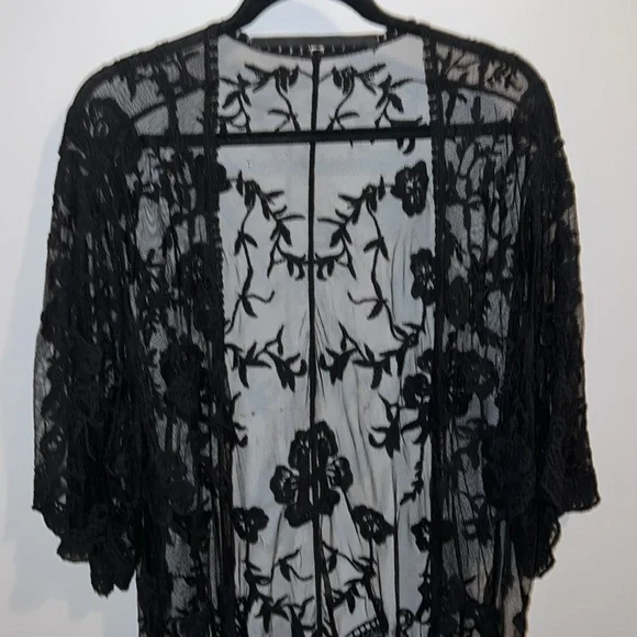 ✨HP✨ GORGEOUS BOHO LACE DUSTER/KIMONO - Picture 3 of 12